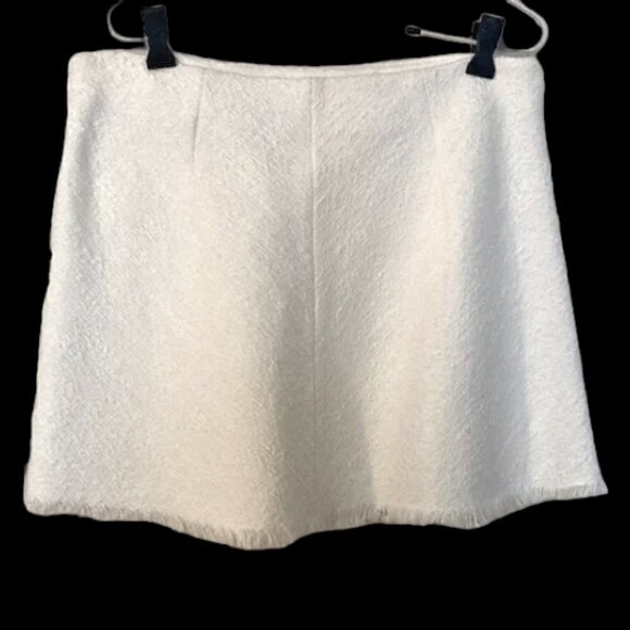 ZARA white textured mini skirt - Picture 2 of 4